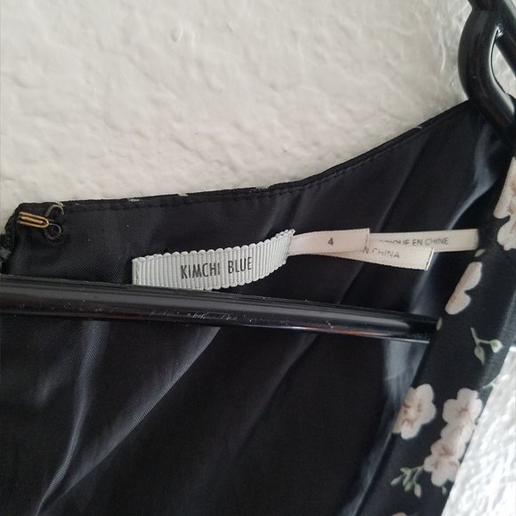 Kimchi Blue Rose Print Floral Dress Size 4 - Picture 5 of 5